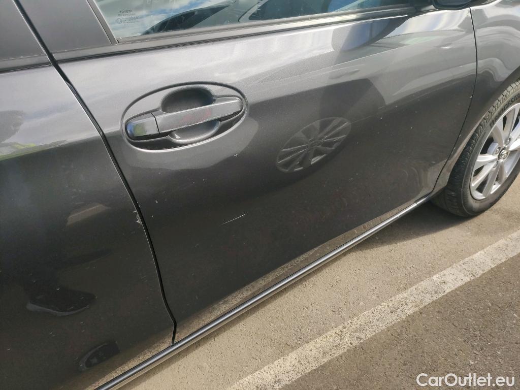  Toyota  Yaris TOYOTA  / 2017 / 5P / berlina con portón 1.5 100H Active Tech #22