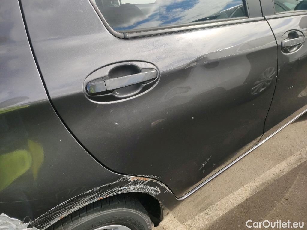  Toyota  Yaris TOYOTA  / 2017 / 5P / berlina con portón 1.5 100H Active Tech #5