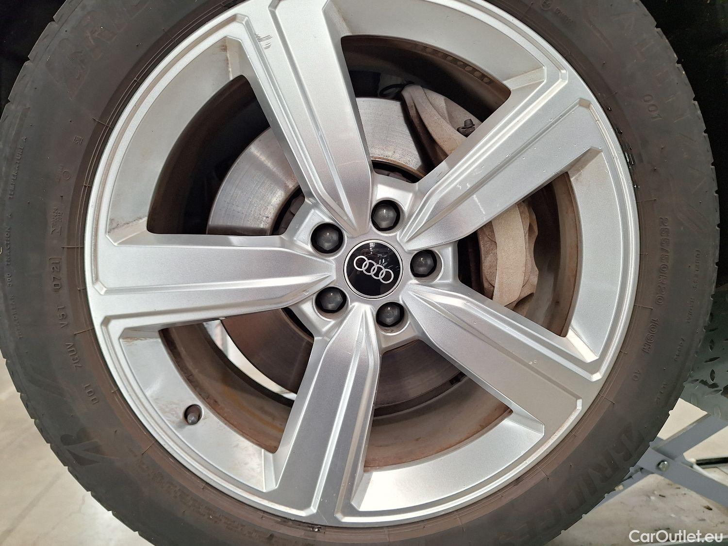  Audi  E-TRON Audi,  '19 BEV, Audi  55 Quattro S-Line 5d #6