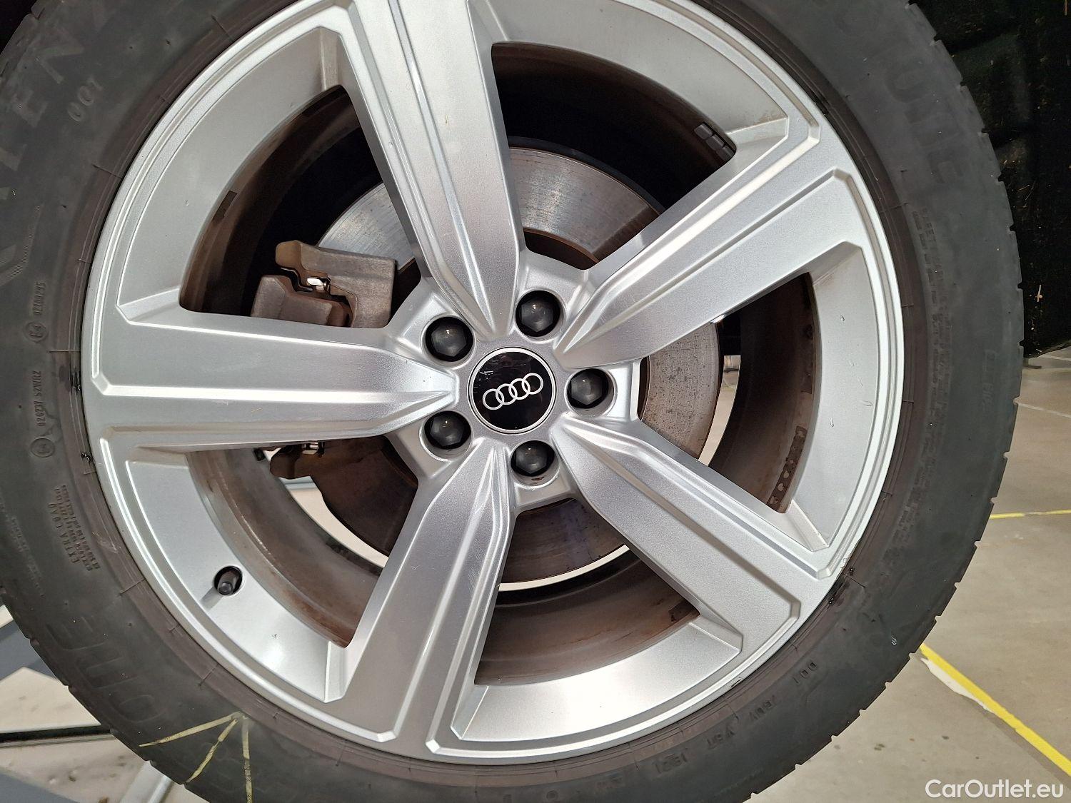  Audi  E-TRON Audi,  '19 BEV, Audi  55 Quattro S-Line 5d #1