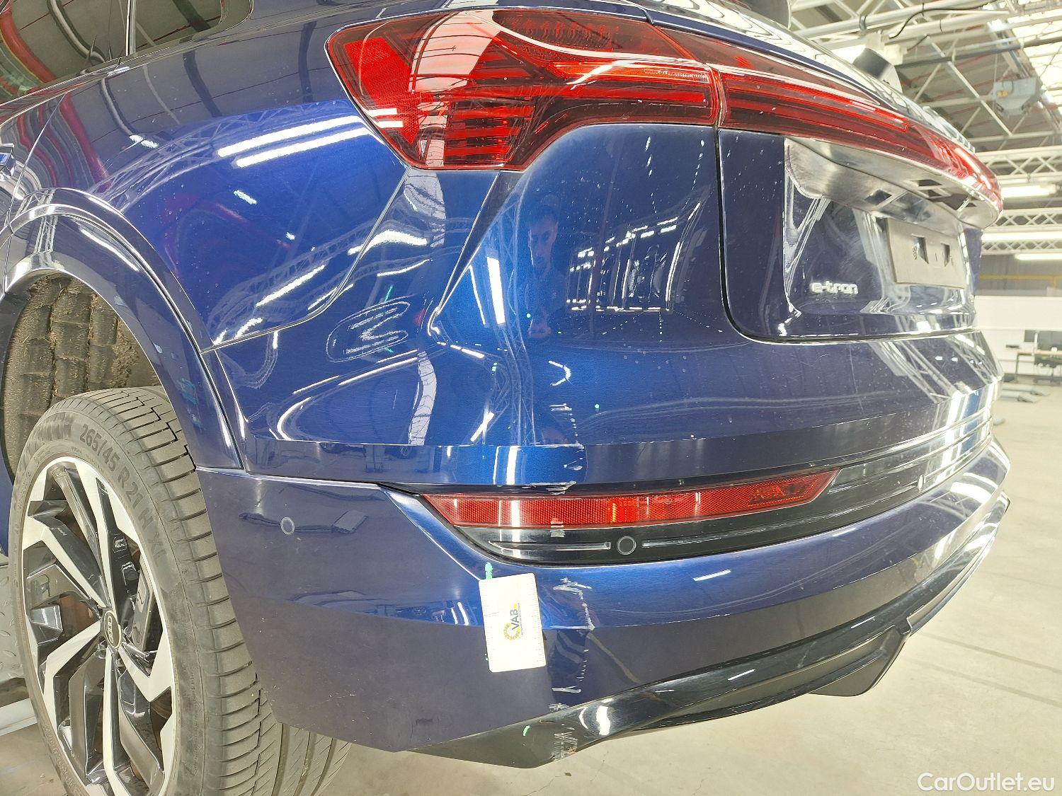  Audi  E-TRON Audi,  '19 BEV, Audi  55 Quattro S-Line 5d #8
