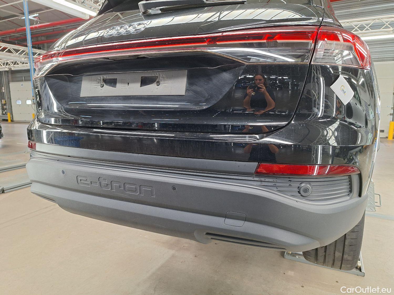  Audi  Q4 E-Tron Audi,  '21 BEV, Audi  40 e-tron Attraction 5d #7