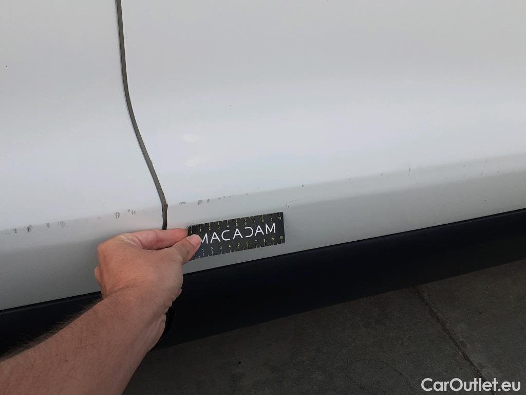  Jaguar  F-PACE JAGUAR  / 2015 / 5P / todoterreno 2.0L i4D 120kW Pure #5