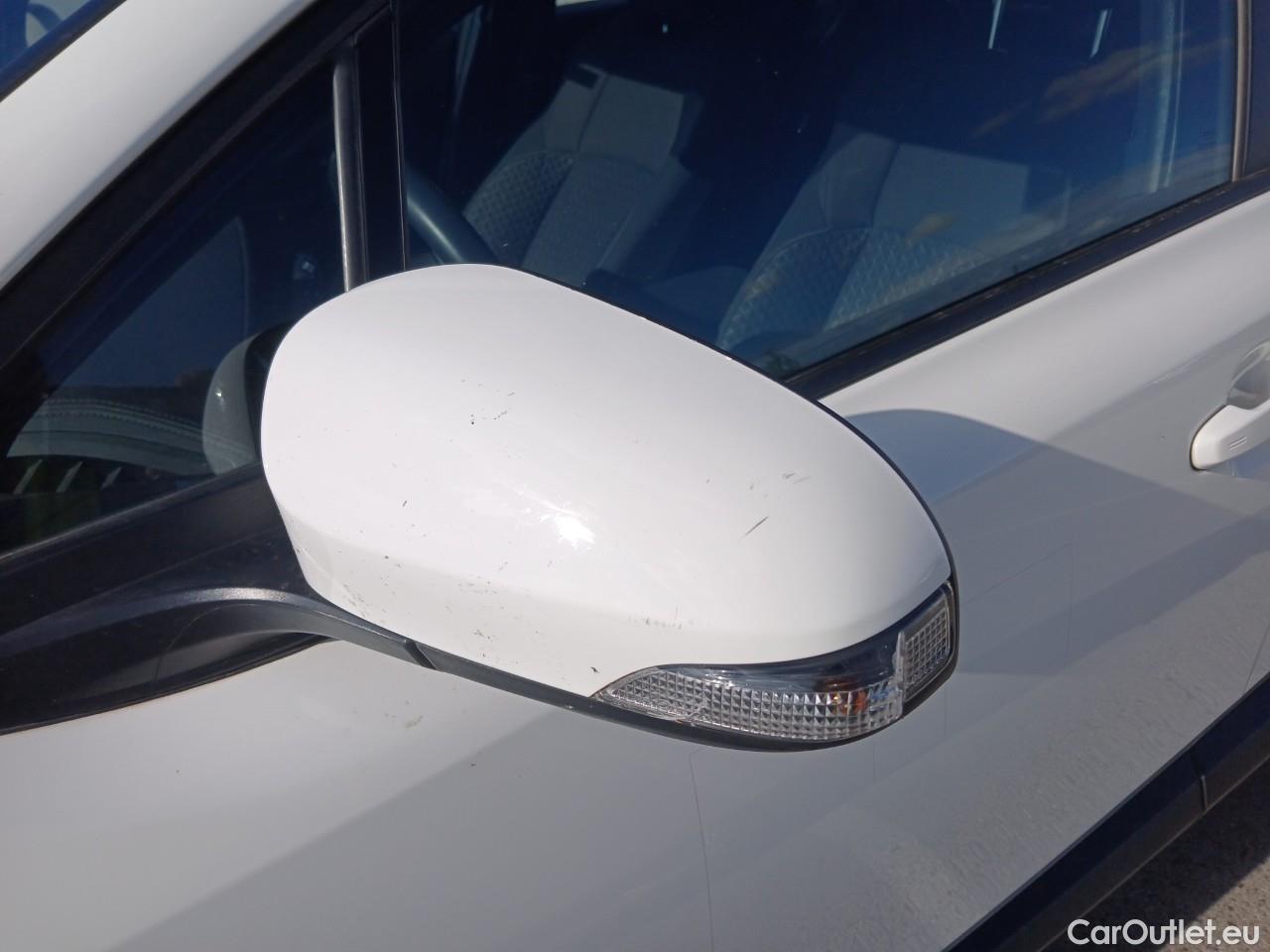  Toyota  C-HR TOYOTA  / 2019 / 5P / todoterreno 1.8 125H Active #40