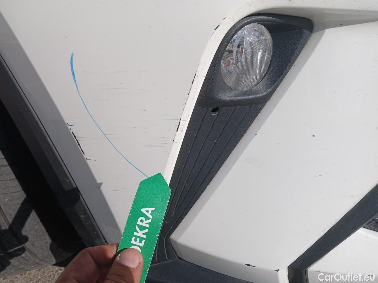  Toyota  C-HR TOYOTA  / 2019 / 5P / todoterreno 1.8 125H Active #3
