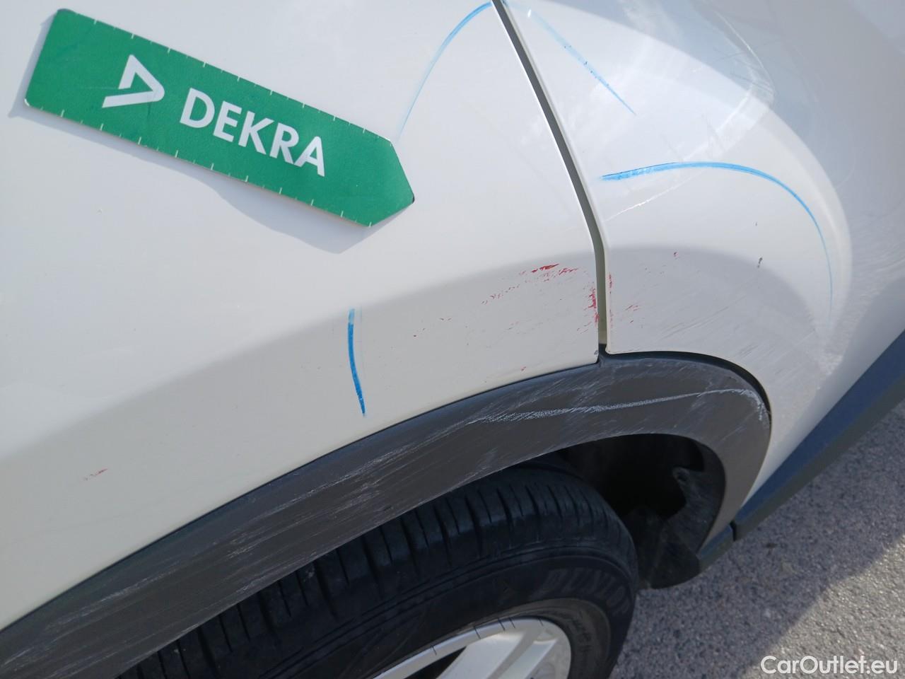  Toyota  C-HR TOYOTA  / 2019 / 5P / todoterreno 1.8 125H Active #26