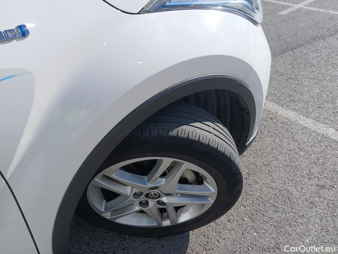  Toyota  C-HR TOYOTA  / 2019 / 5P / todoterreno 1.8 125H Active #38