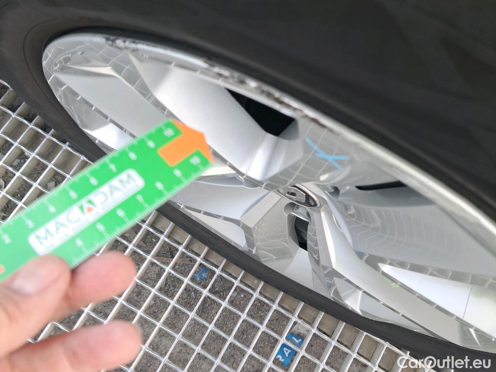  Land Rover  Discovery RENAULT Captur / 2019 / 5P / todoterreno Intens TCe 90 (AC) #11