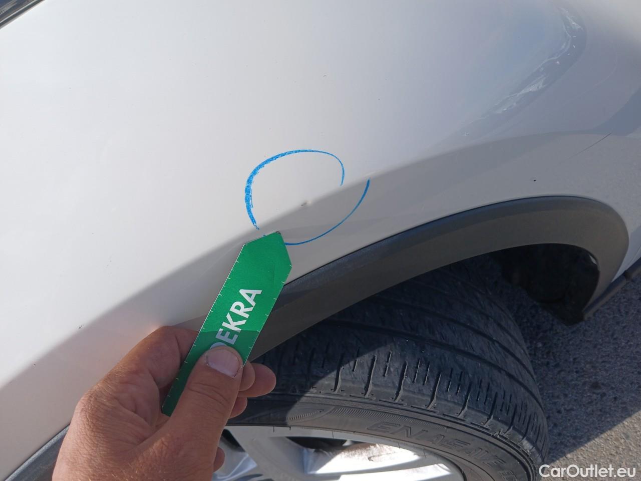  Toyota  C-HR TOYOTA  / 2019 / 5P / todoterreno 1.8 125H Active #8