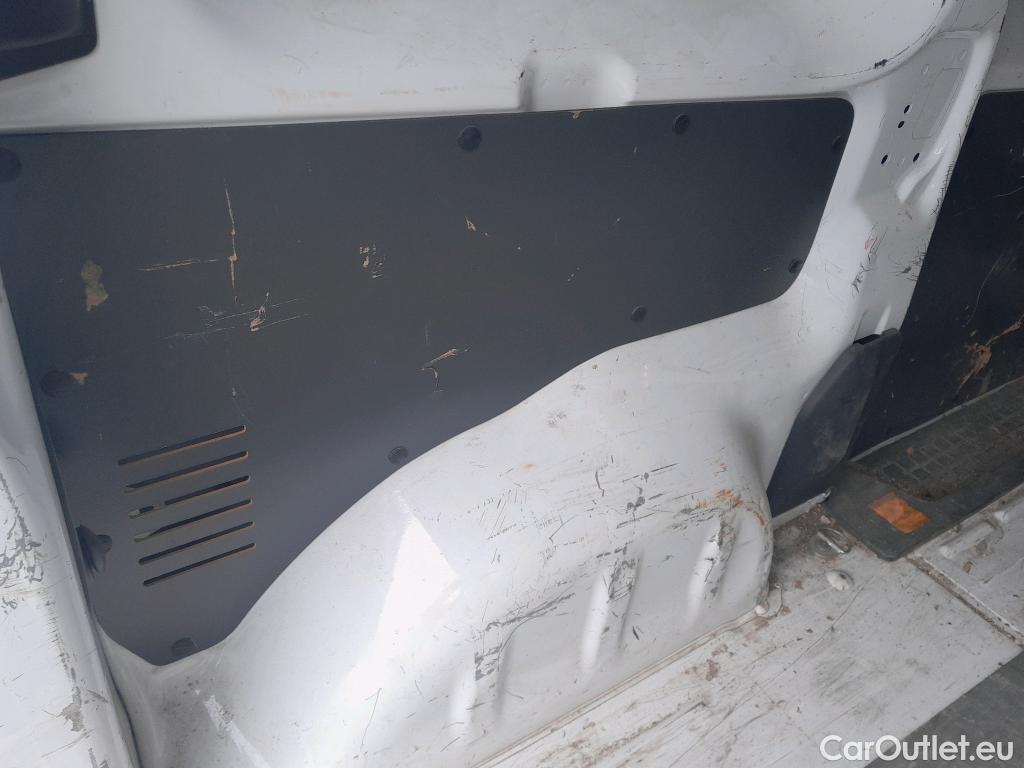  Citroen  Jumpy CITROEN  / 2016 / 4P / furgón Talla M BlueHDi 120 S&S 6v Control #19