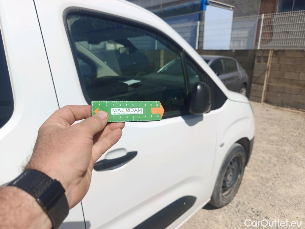  Opel  Combo OPEL  Life / 2018 / 5P / combi 1.5 TD 75kW (100CV) S/S Edition L (IND) #9