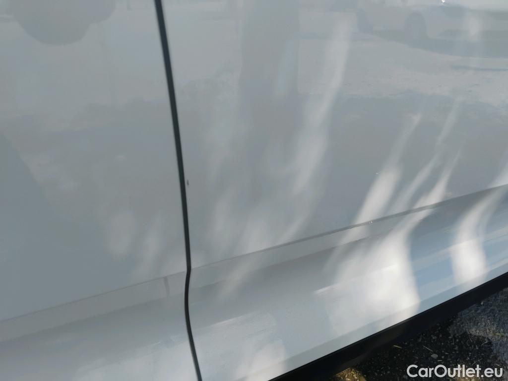  Volvo  XC 40 VOLVO XC40 / 2017 / 5P / todoterreno 1.5 T4 Twin Recharge R-Design Exp Auto #8