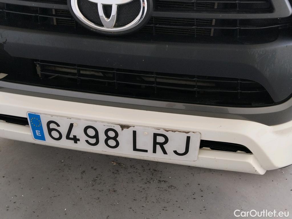  Toyota  Hilux TOYOTA  / 2020 / 4P / pickup 2.4 D-4D Cabina Doble GX #32