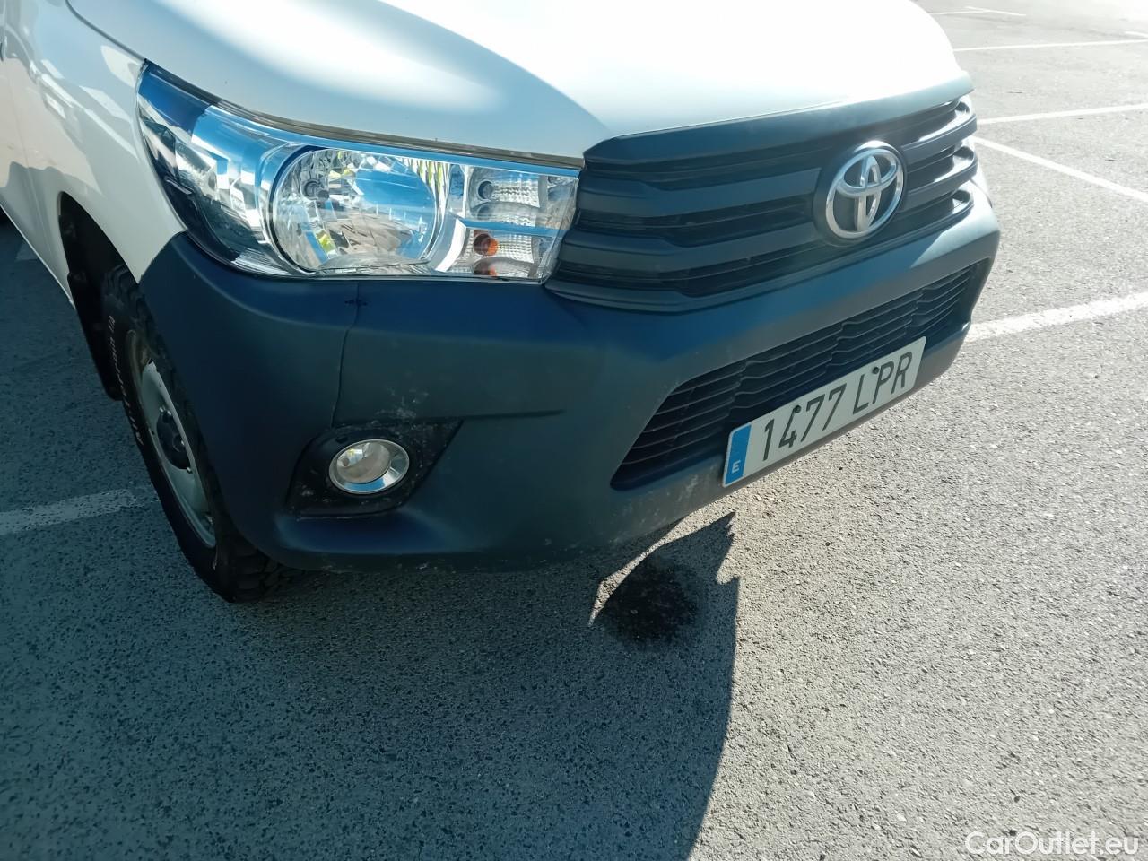  Toyota  Hilux TOYOTA  / 2020 / 2P / pickup 2.4 D-4D Cabina Sencilla GX #11