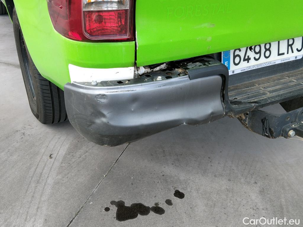  Toyota  Hilux TOYOTA  / 2020 / 4P / pickup 2.4 D-4D Cabina Doble GX #24