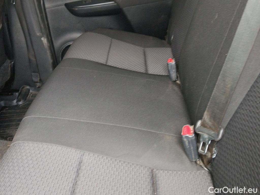  Toyota  Hilux TOYOTA  / 2020 / 4P / pickup 2.4 D-4D Cabina Doble GX #22