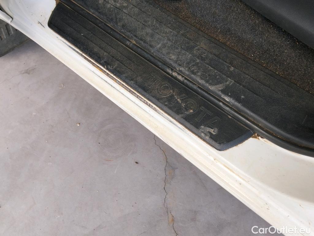  Toyota  Hilux TOYOTA  / 2020 / 4P / pickup 2.4 D-4D Cabina Doble GX #28