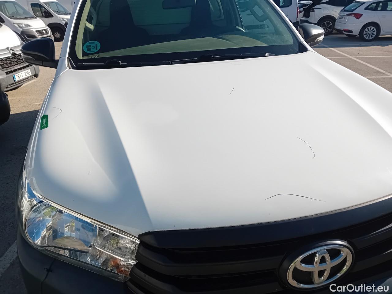  Toyota  Hilux TOYOTA  / 2020 / 2P / pickup 2.4 D-4D Cabina Sencilla GX #9