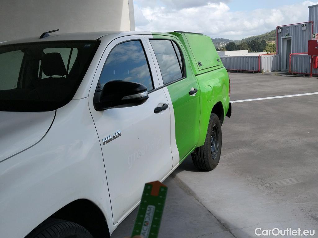  Toyota  Hilux TOYOTA  / 2020 / 4P / pickup 2.4 D-4D Cabina Doble GX #9