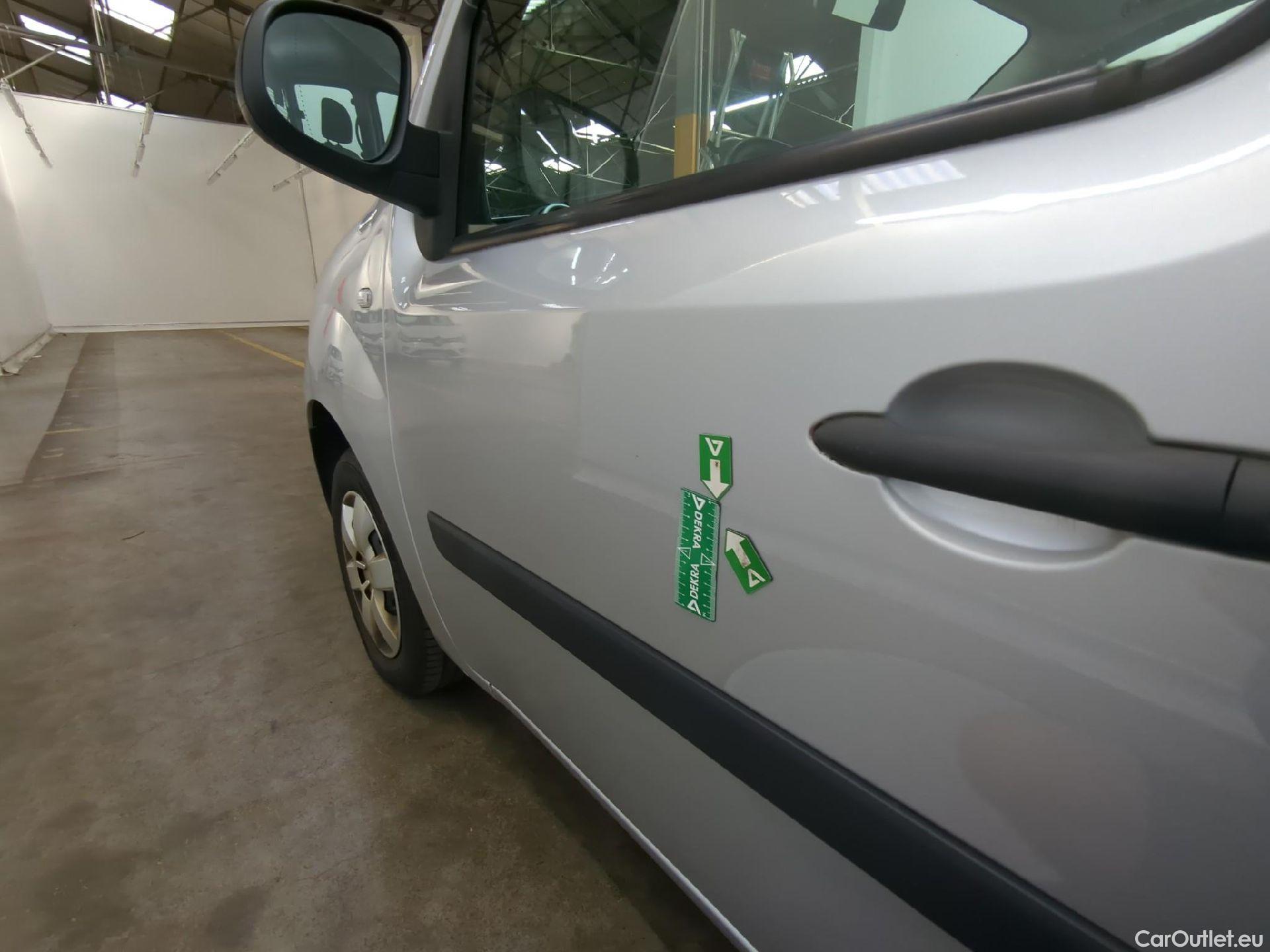  Renault  Kangoo  Express Maxi Grand Confort - Cab. Appr. 1.5 dCi 90CV BVM5 E6 #44