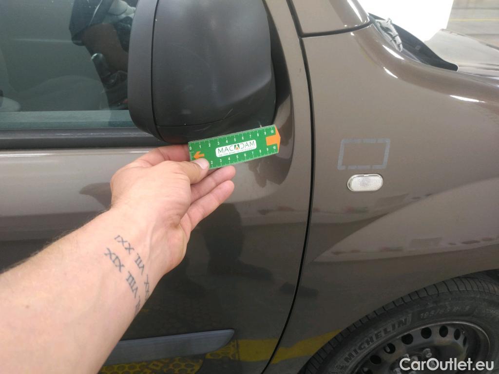  Renault  Kangoo  Express Maxi Extra (Série Spéciale) - Cab. Appr. 1.5 dCi 110CV BVM6 E6 #58