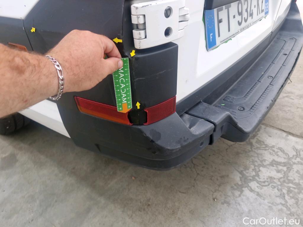  Volkswagen  Crafter  Fourgon e- 35 Fourgon mittellang Hochdach FWD 35kWh BVA #87