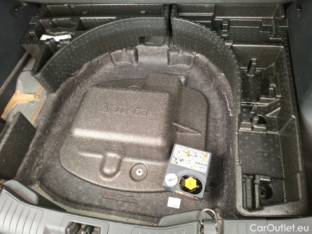  Ford  Kuga FORD  / 2019 / 5P / SUV 2.5 Dur 225 hybrid PHEV Pshift Titanium / VO RECONDITIONNE - PHOTOS AVANT RECONDITIONNEMENT #7