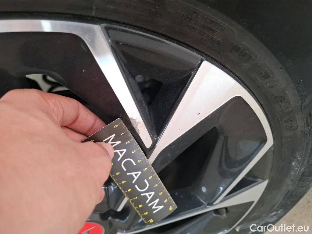 Citroen  DS3 3 Crossback INES DE LA FRESSANGE PARIS 1.2 PureTech 130CV BVA8 E6d #14