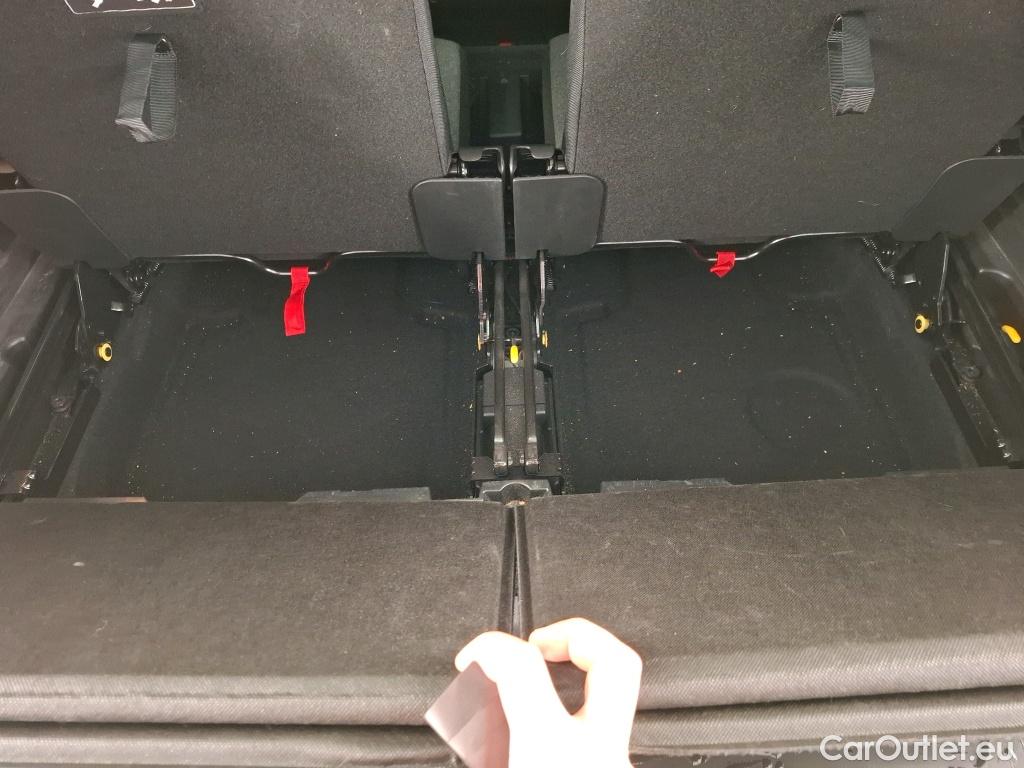  Peugeot  5008  Active Pack 1.5 HDi 130CV BVA8 7 Sieges E6d #7