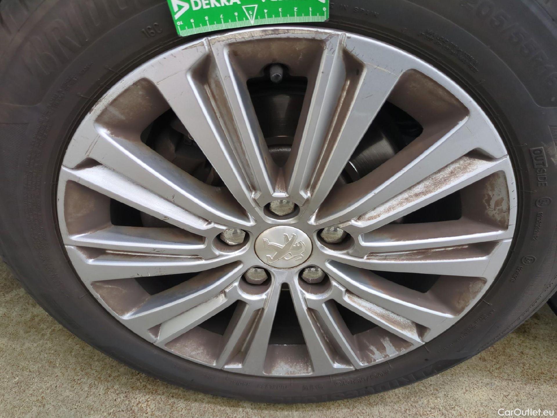  Peugeot  308  Allure 1.2 PureTech 130CV BVA8 E6d #4