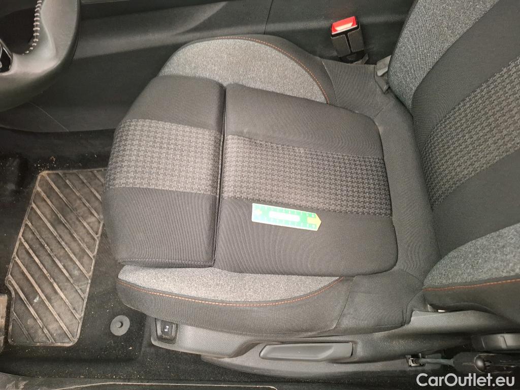  Peugeot  5008  Active Business 1.5 HDi 130CV BVA8 E6d / VO RECONDITIONNE - PHOTOS AVANT RECONDITIONNEMENT #4