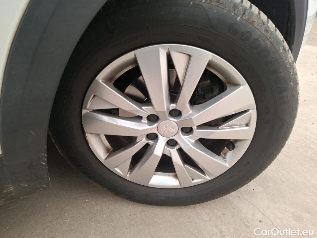  Peugeot  5008  Active Business 1.5 HDi 130CV BVA8 E6d / VO RECONDITIONNE - PHOTOS AVANT RECONDITIONNEMENT #6