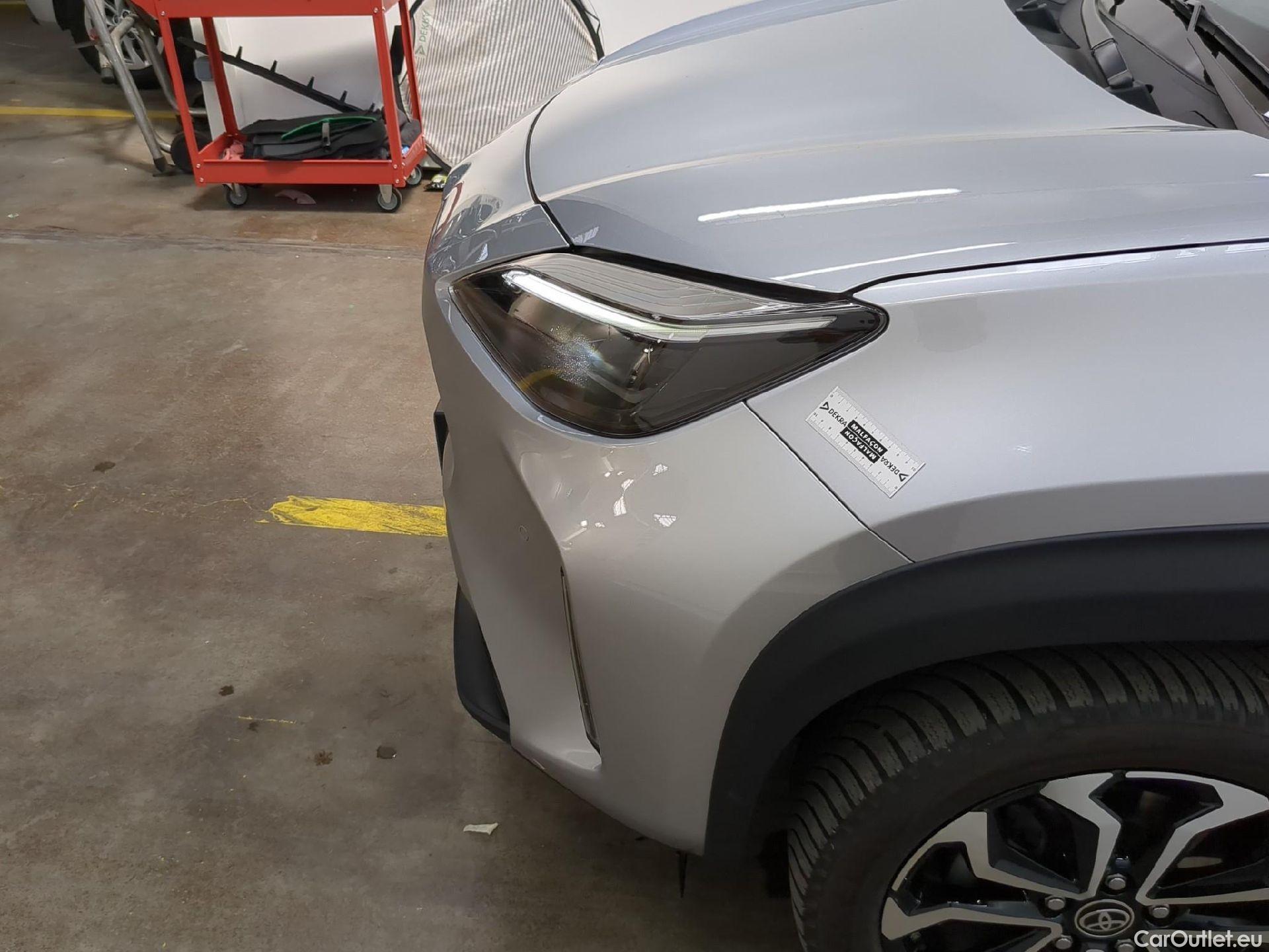  Toyota  Yaris Cross  Hybride / 2021 / 5P / SUV 1.5 HYBRID 116H DESIGN 4AWD AUTO / 4 ROUES MOTRICES #19