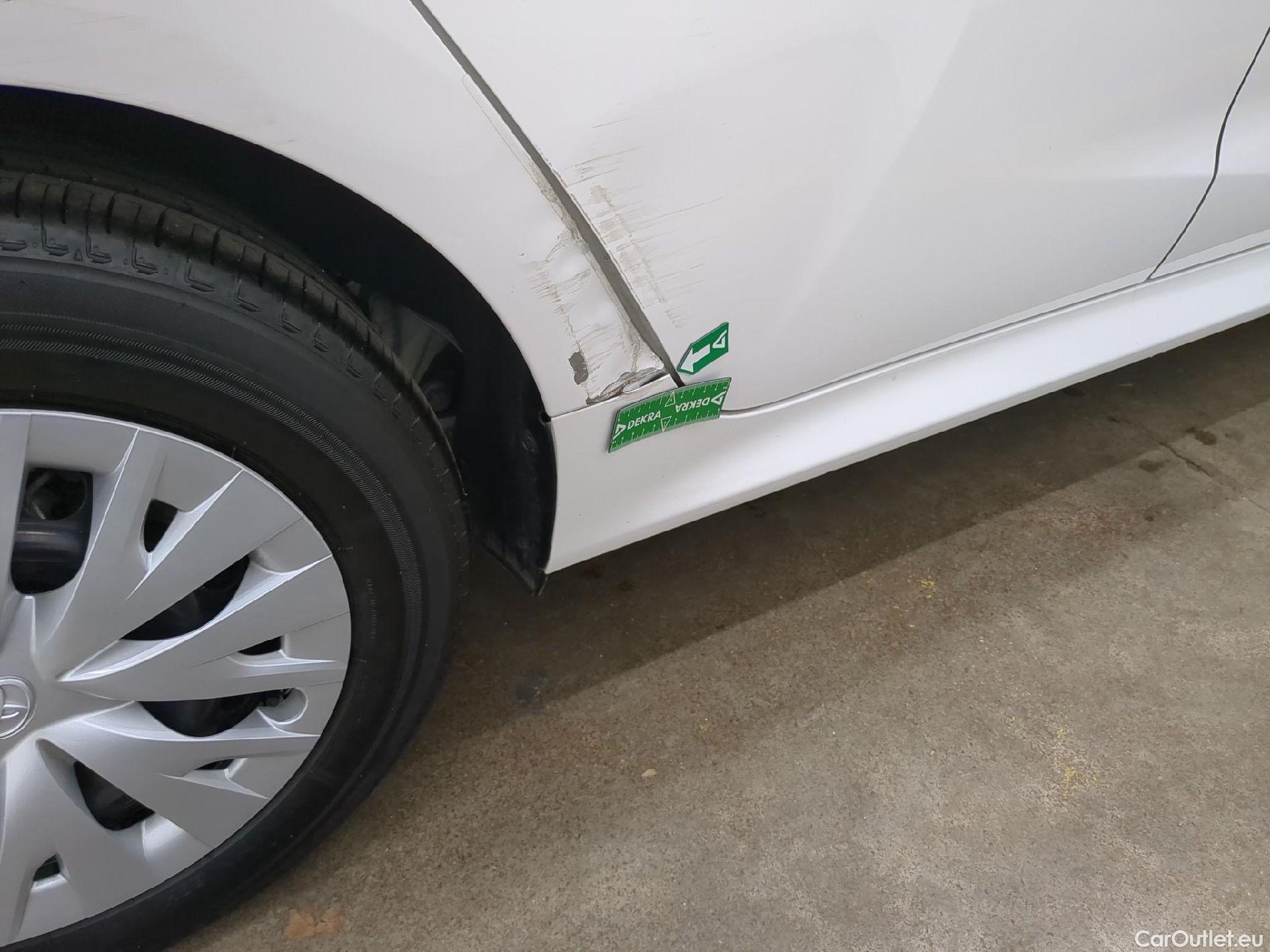  Toyota  Yaris TOYOTA  Hybride / 2019 / 5P / Berline Hybride 116h Dynamic Business Beyond Zer #7