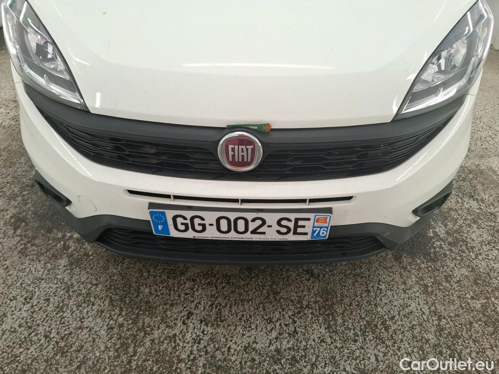  Fiat  Doblo FIAT Doblò Cargo / 2015 / 4P / Fourgonnette 1.6 Multijet 105 Pro Lounge #26
