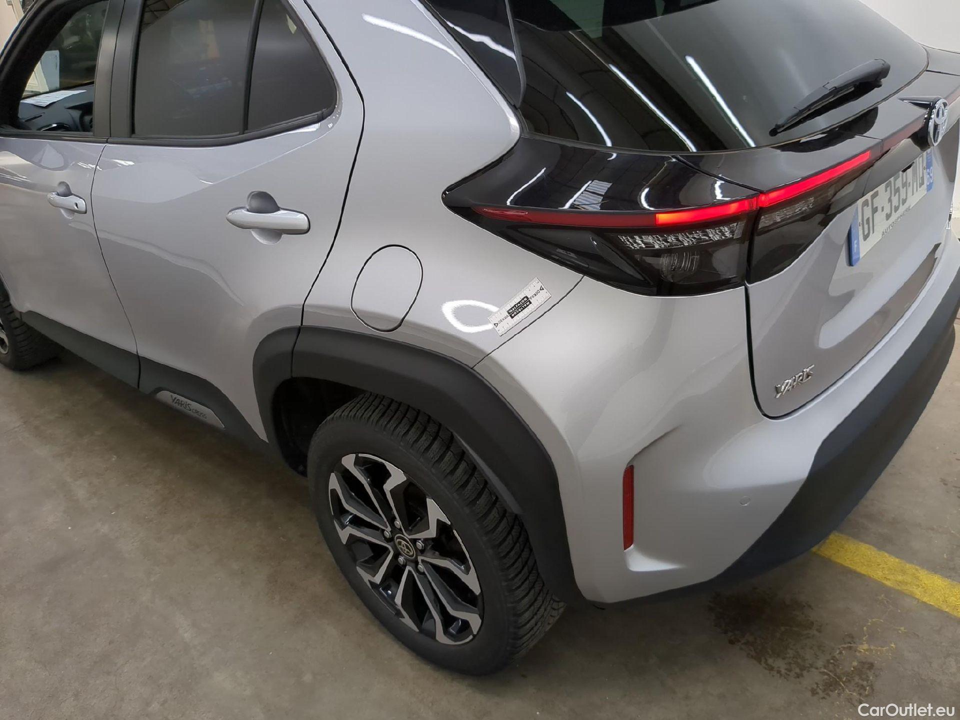  Toyota  Yaris Cross  Hybride / 2021 / 5P / SUV 1.5 HYBRID 116H DESIGN 4AWD AUTO / 4 ROUES MOTRICES #16