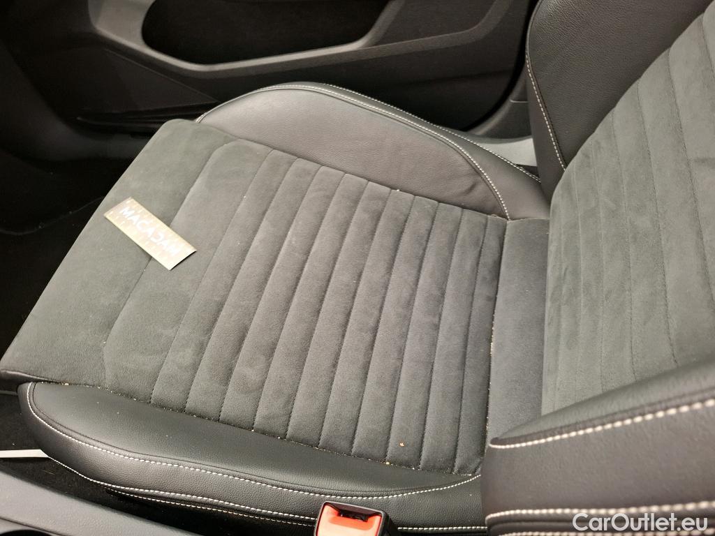  Volkswagen  Passat VOLKSWAGEN  / 2019 / 4P / Berline 1.4 TSI DSG HYBRIDE RECHARGEABLE GTE #27