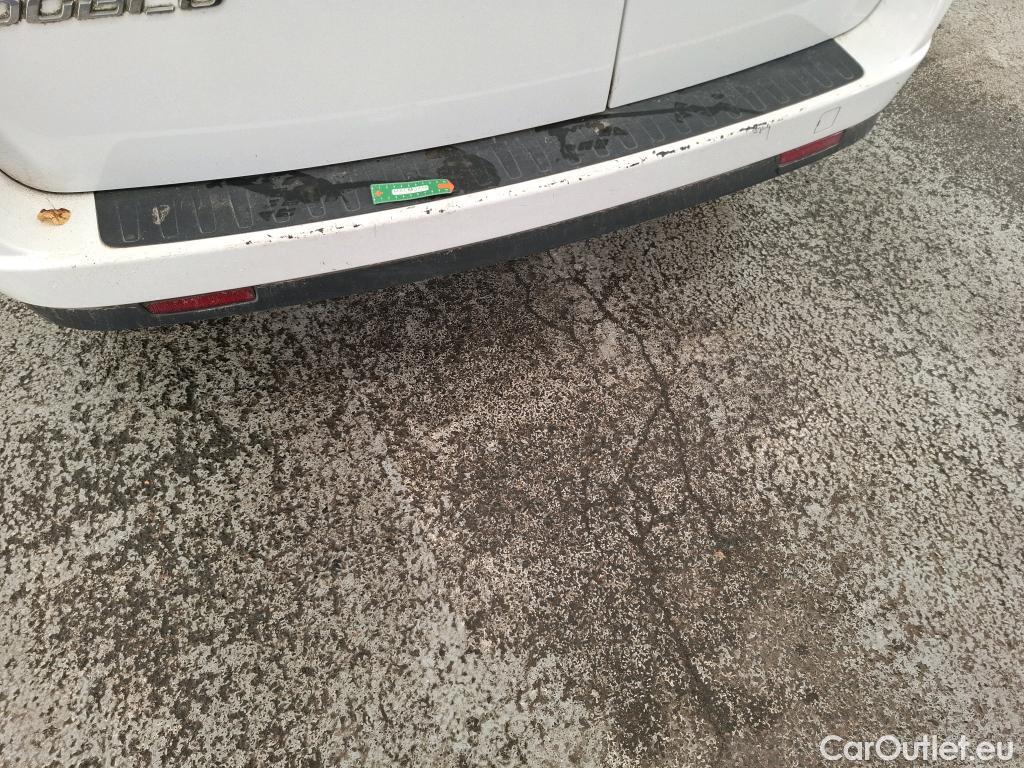  Fiat  Doblo FIAT Doblò Cargo / 2015 / 4P / Fourgonnette 1.6 Multijet 105 Pro Lounge #10