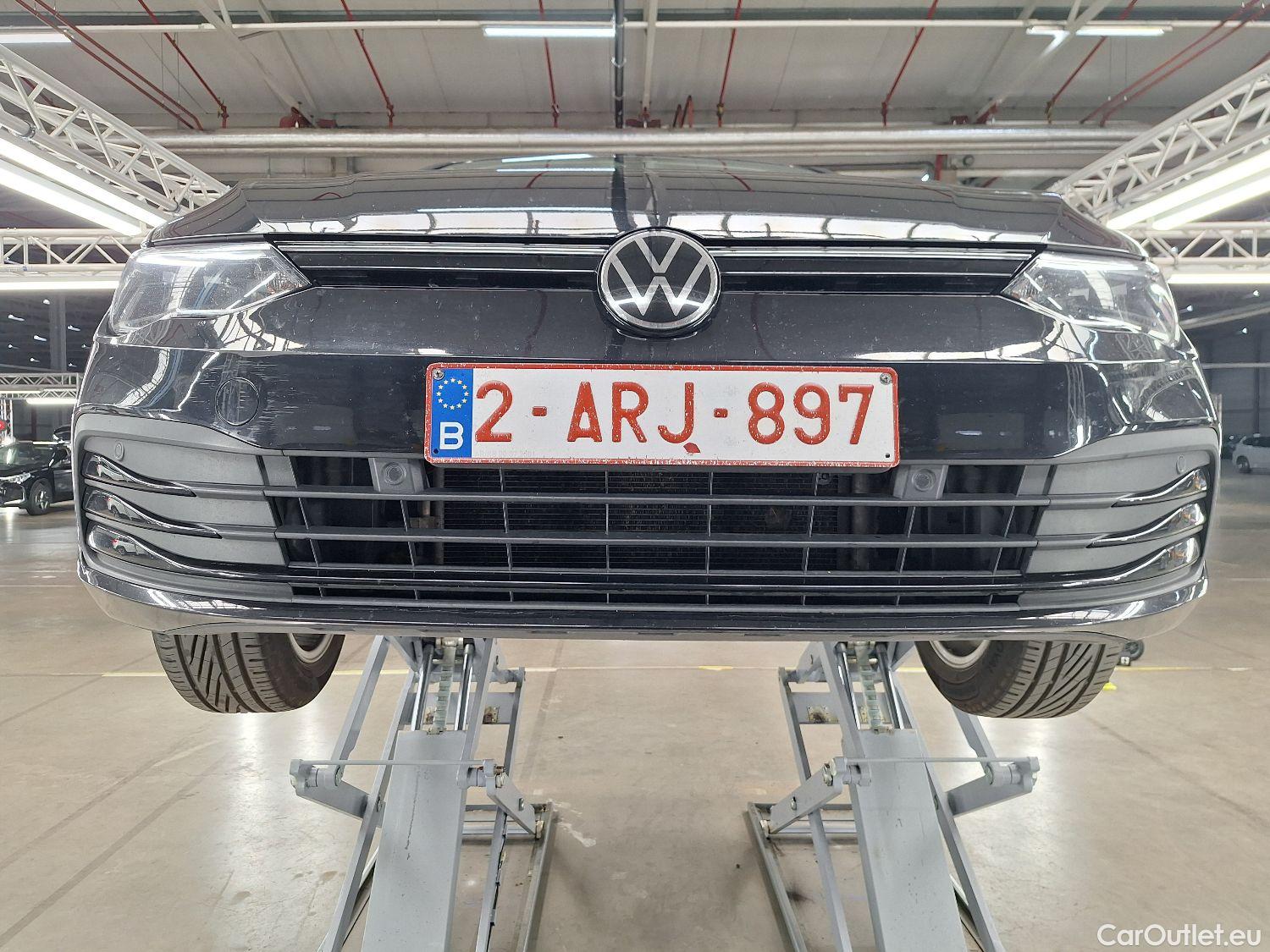  Volkswagen  Golf  VW, VIII '20, Volkswagen VIII 1.0 TSI 81kW Life 5d #1