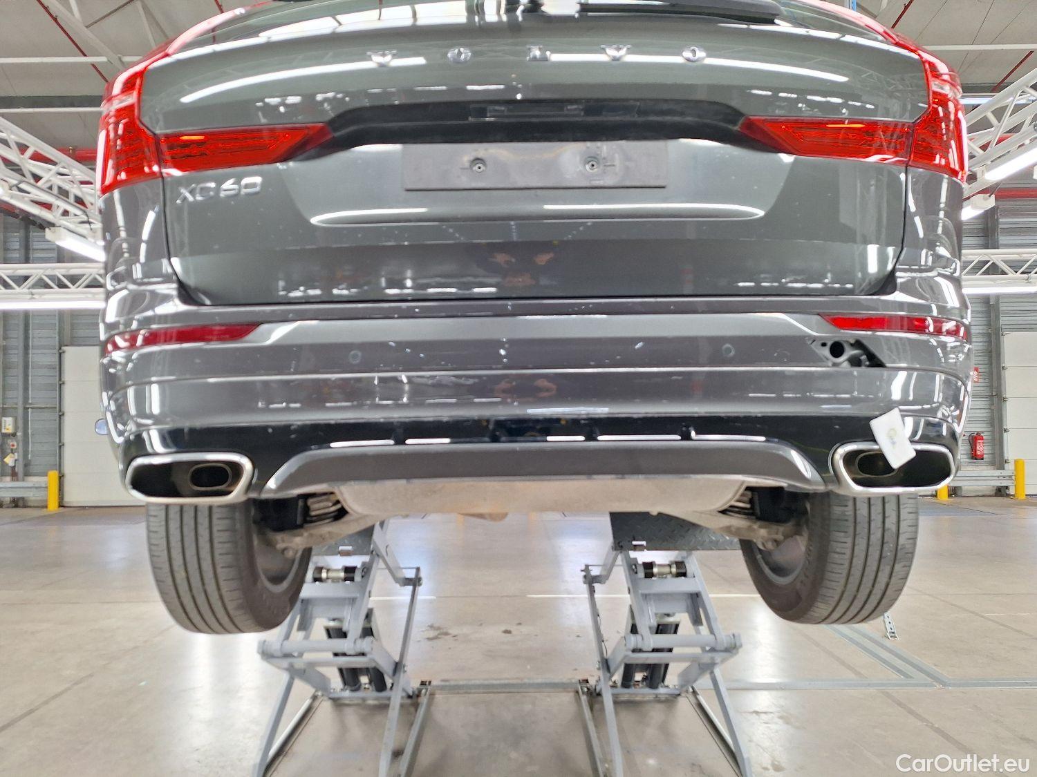  Volvo  XC60 Volvo,  '17, Volvo  T6 Recharge Geartronic R-Design 5d #24