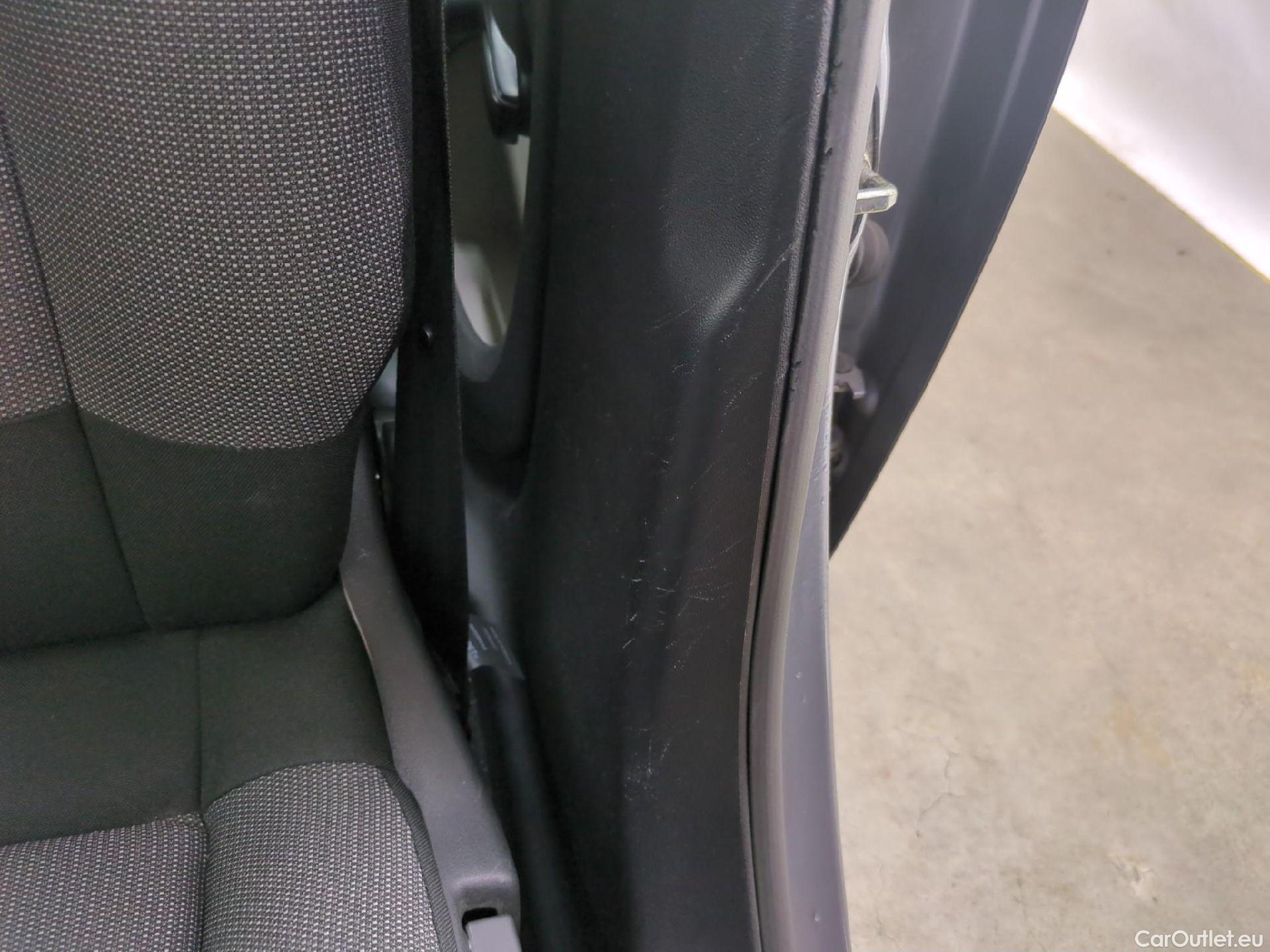  Citroen  C3  Feel Pack 1.2 PureTech 80CV BVM5 E6d #4