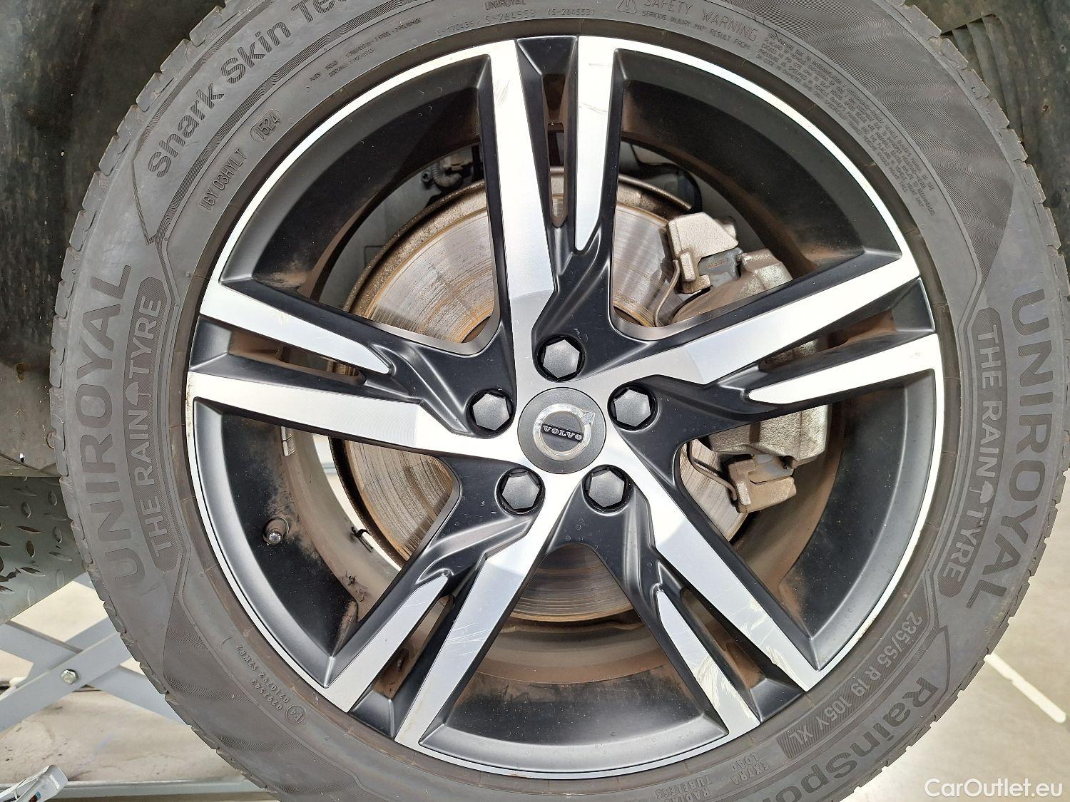  Volvo  XC60 Volvo,  '17, Volvo  T6 Recharge Geartronic R-Design 5d #1