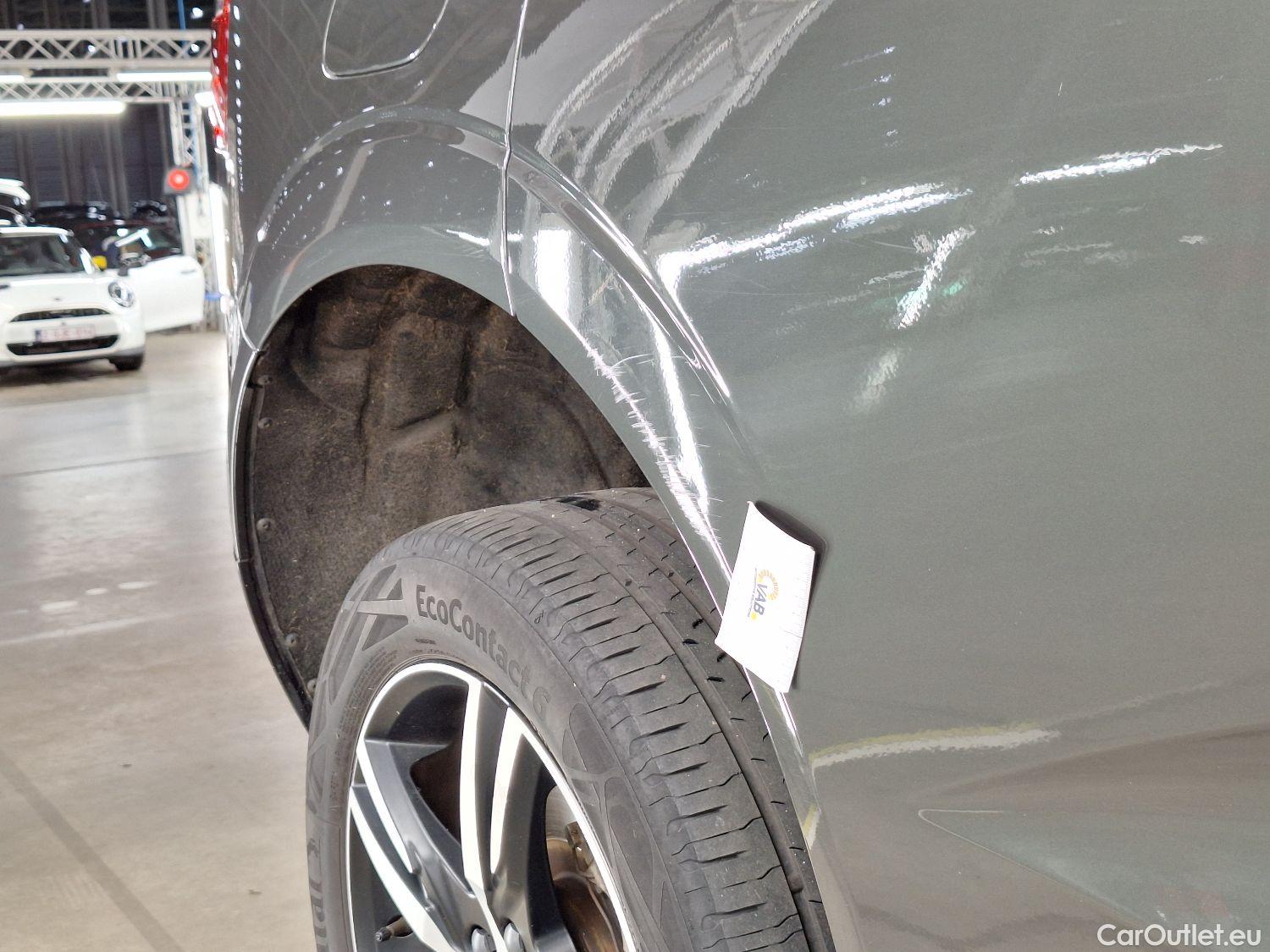 Volvo  XC60 Volvo,  '17, Volvo  T6 Recharge Geartronic R-Design 5d #46