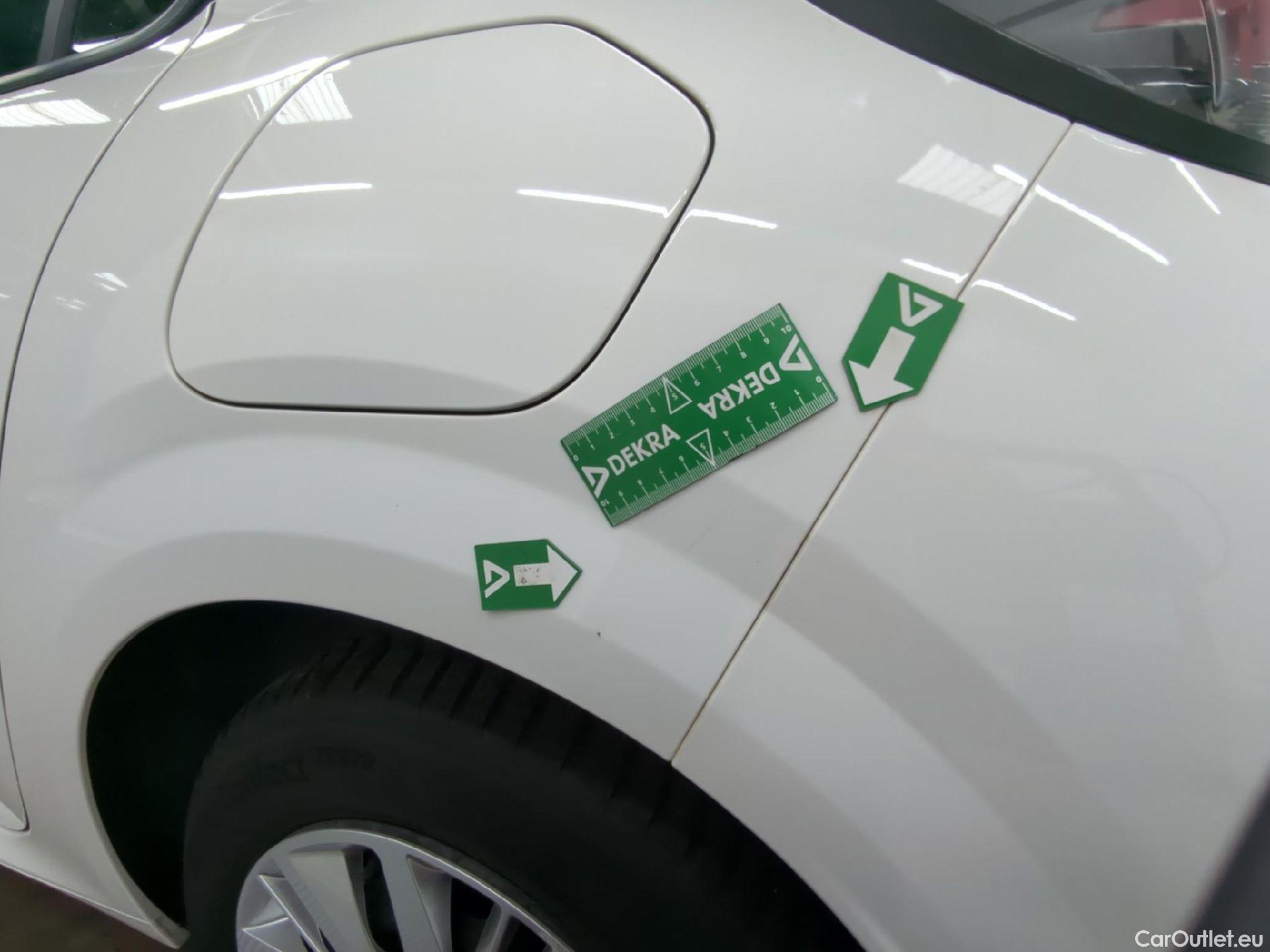  Peugeot  208  Premium 1.2 PureTech 75CV BVM5 E6d #49