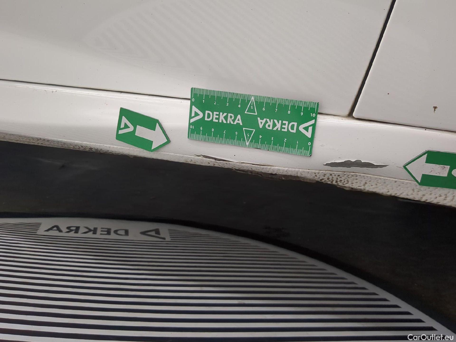  Peugeot  208  Premium 1.2 PureTech 75CV BVM5 E6d #23