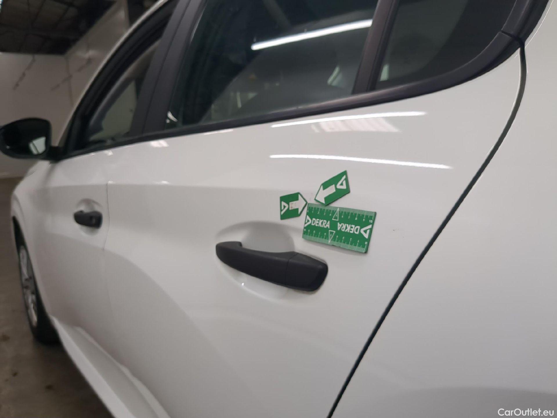  Peugeot  208  Premium 1.2 PureTech 75CV BVM5 E6d #44