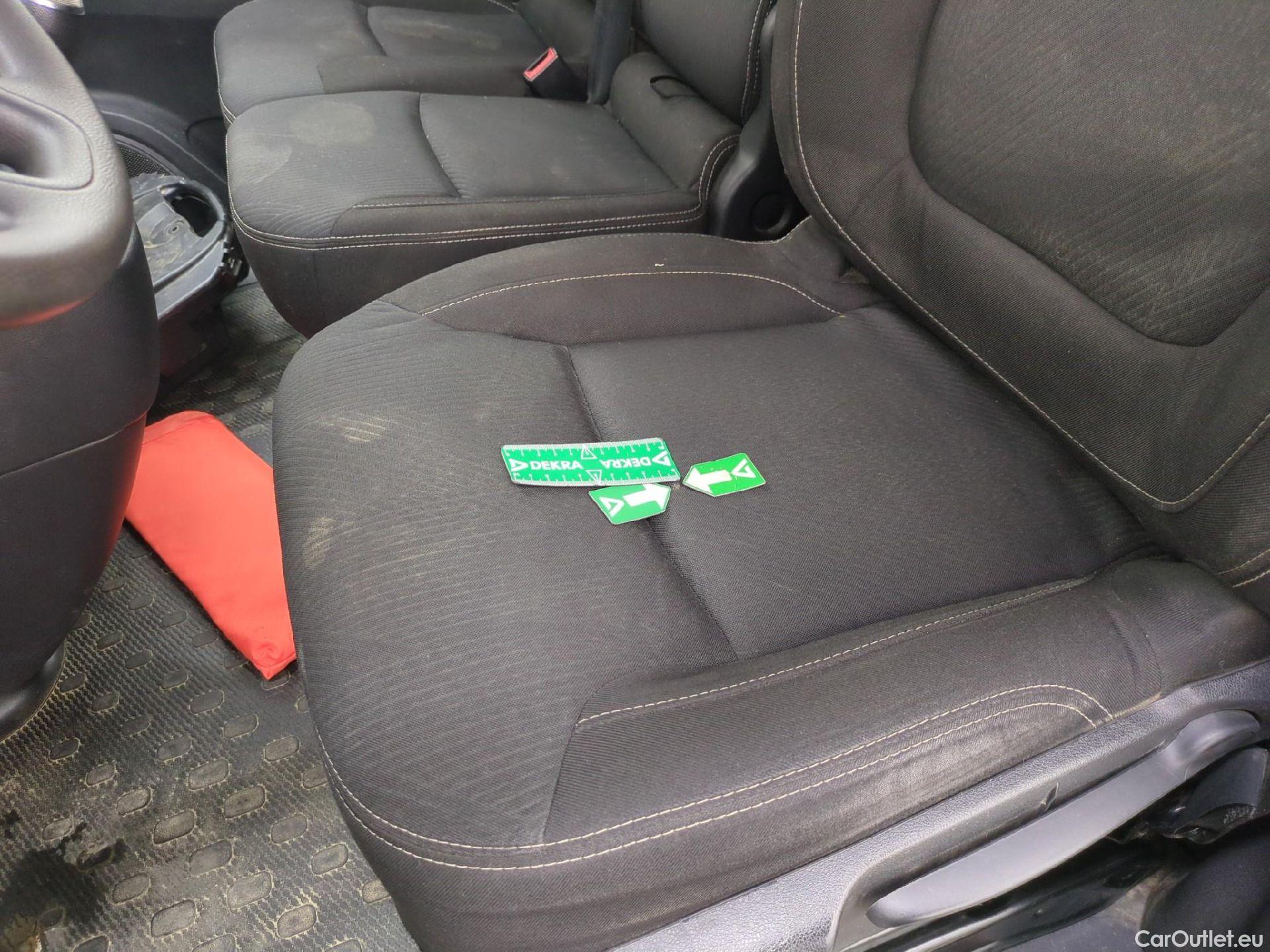  Renault  Trafic RENAULT  VU 4p Fourgon FG GCF L2H1 1300 dCi 120 #6