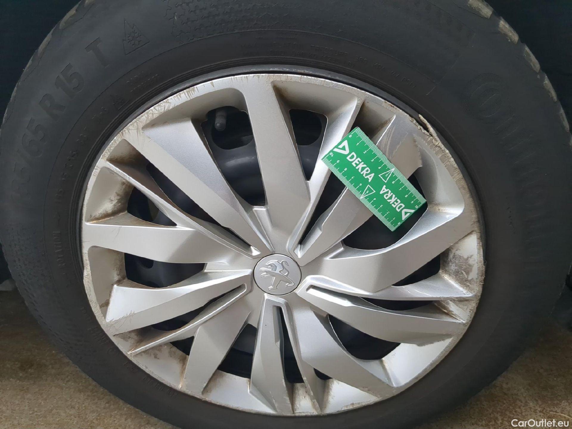 Peugeot  208  Premium 1.2 PureTech 75CV BVM5 E6d #14