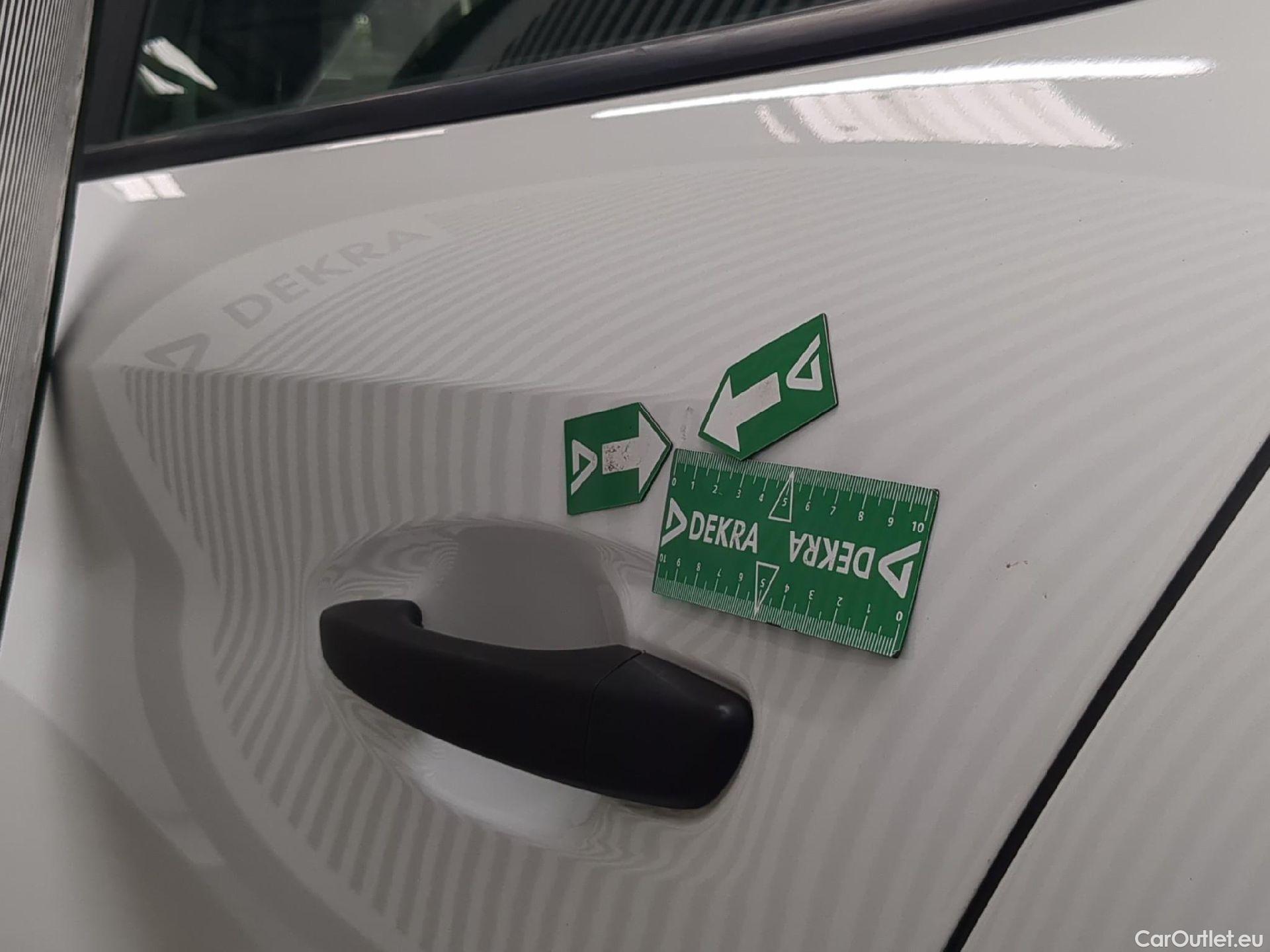 Peugeot  208  Premium 1.2 PureTech 75CV BVM5 E6d #43