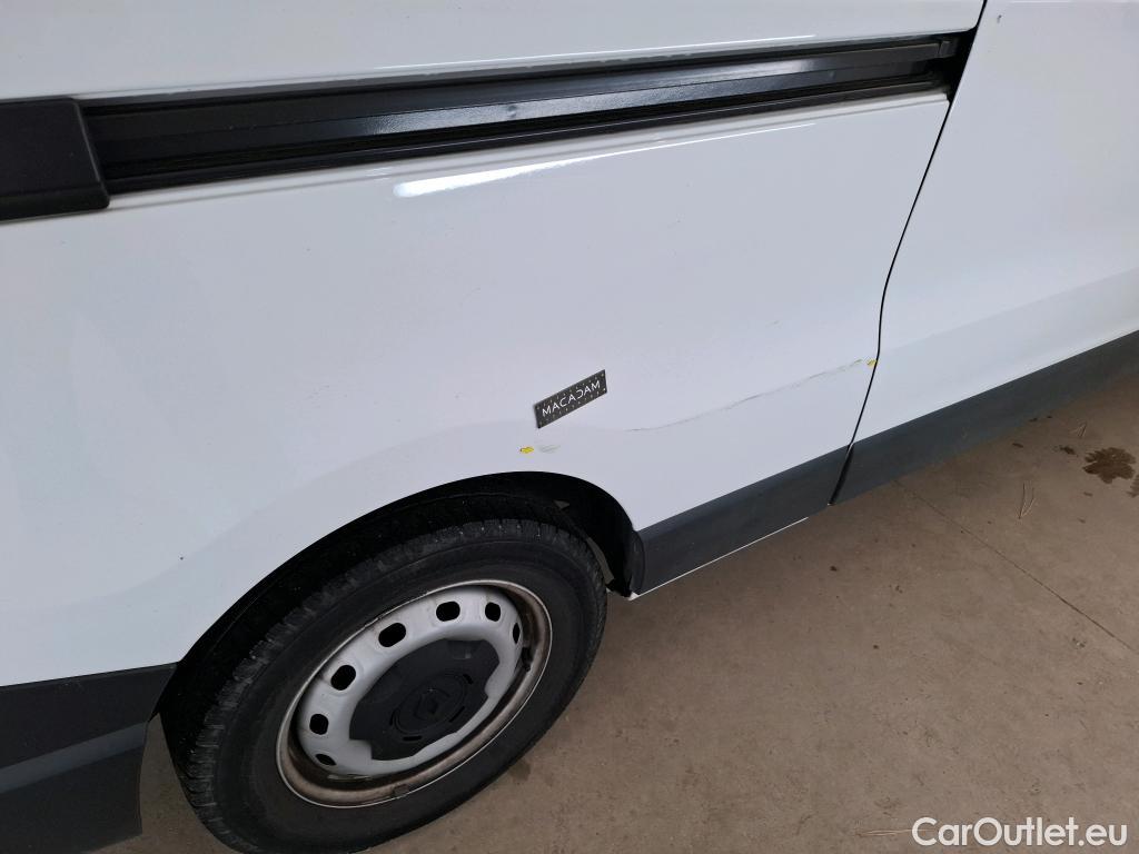  Renault  Trafic  III Fourgon L2H1 3T Confort 2.0 dCi 130CV BVM6 E6d #36